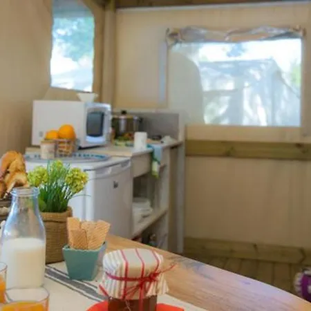 Eurocamp Tents At Polari Aldeamento Turístico *